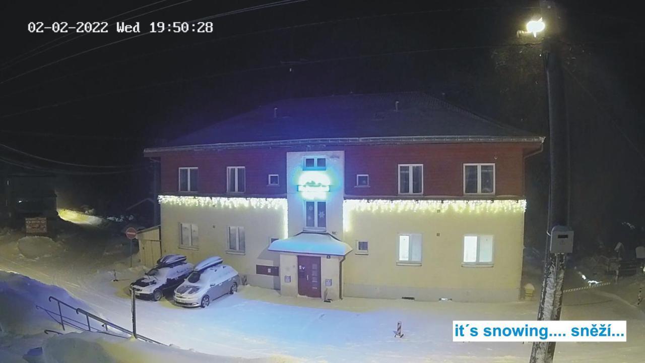 Prazdninovy Dum Na Panorame 호텔 야히모프 외부 사진