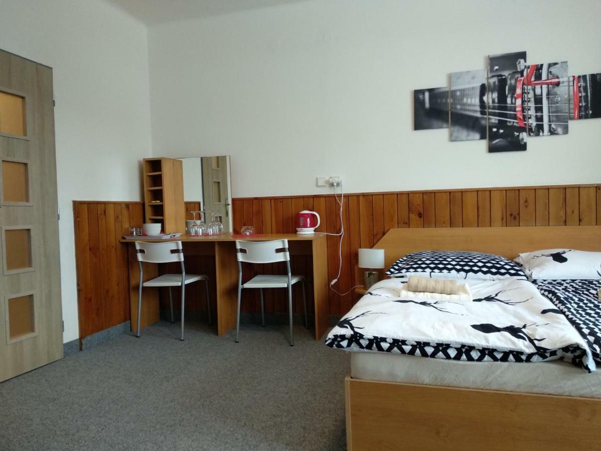 Prazdninovy Dum Na Panorame 호텔 야히모프 외부 사진